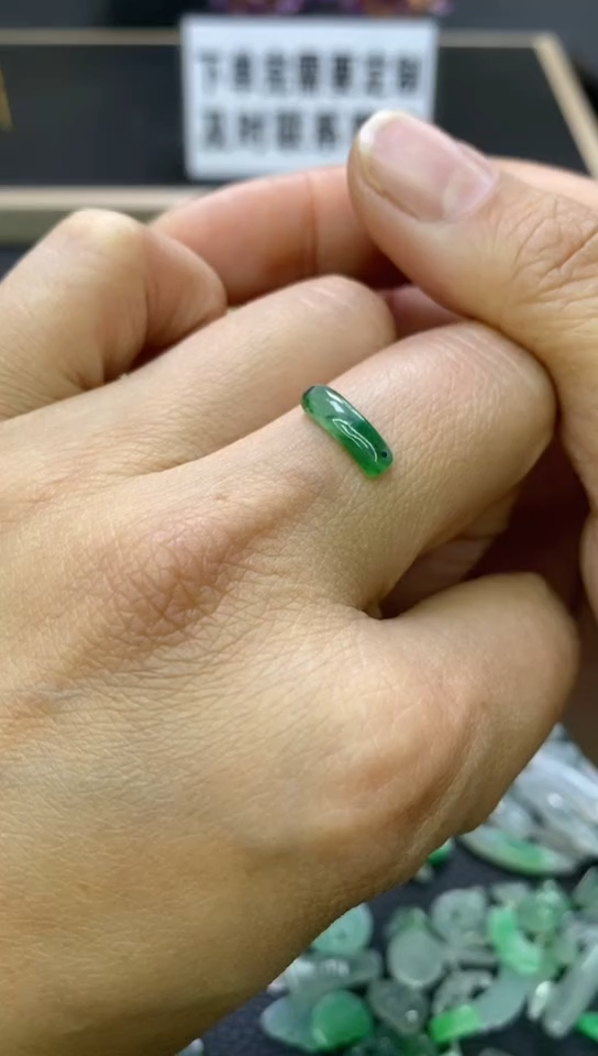 翡翠未镶嵌颈饰翡翠净货27235