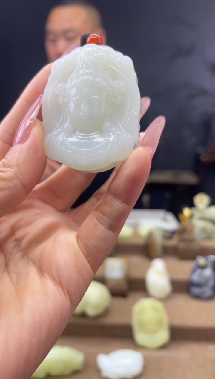 颈饰未镶嵌和田玉1