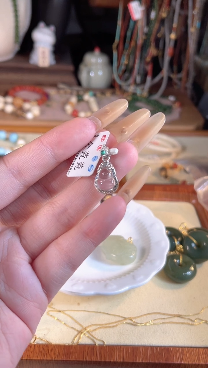 【闪购商品】石英质玉吊坠(不含链)银S925镶嵌多样性发货其一