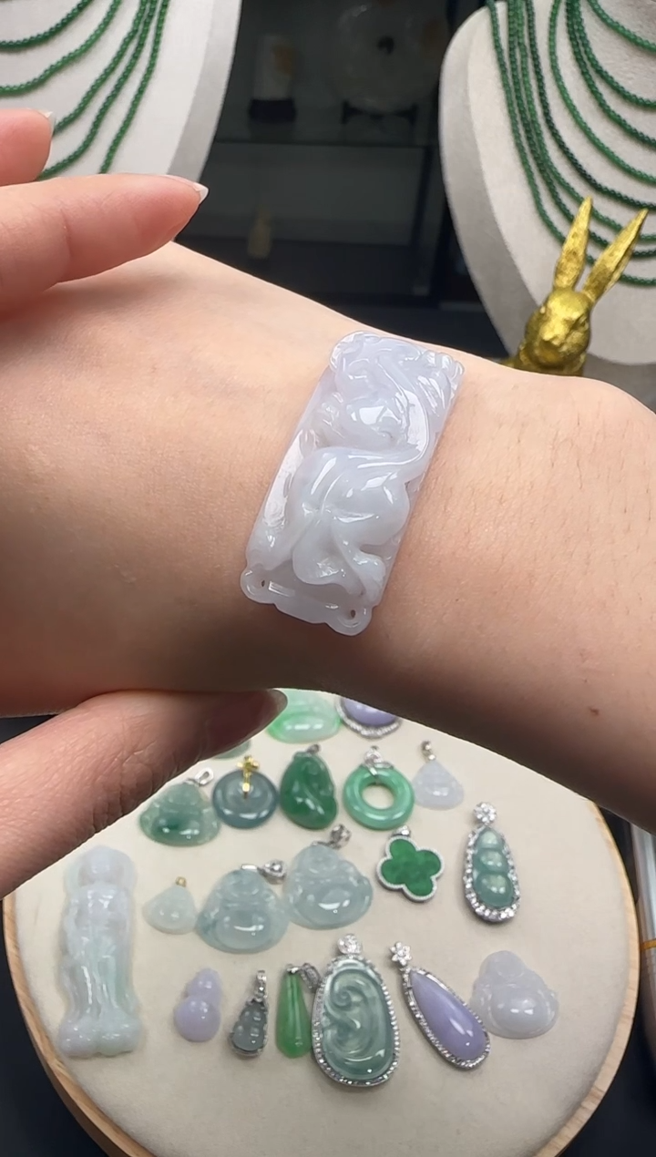 【闪购商品】翡翠吊坠(不含链)未镶嵌【海莎一口翠】翡翠挂件1