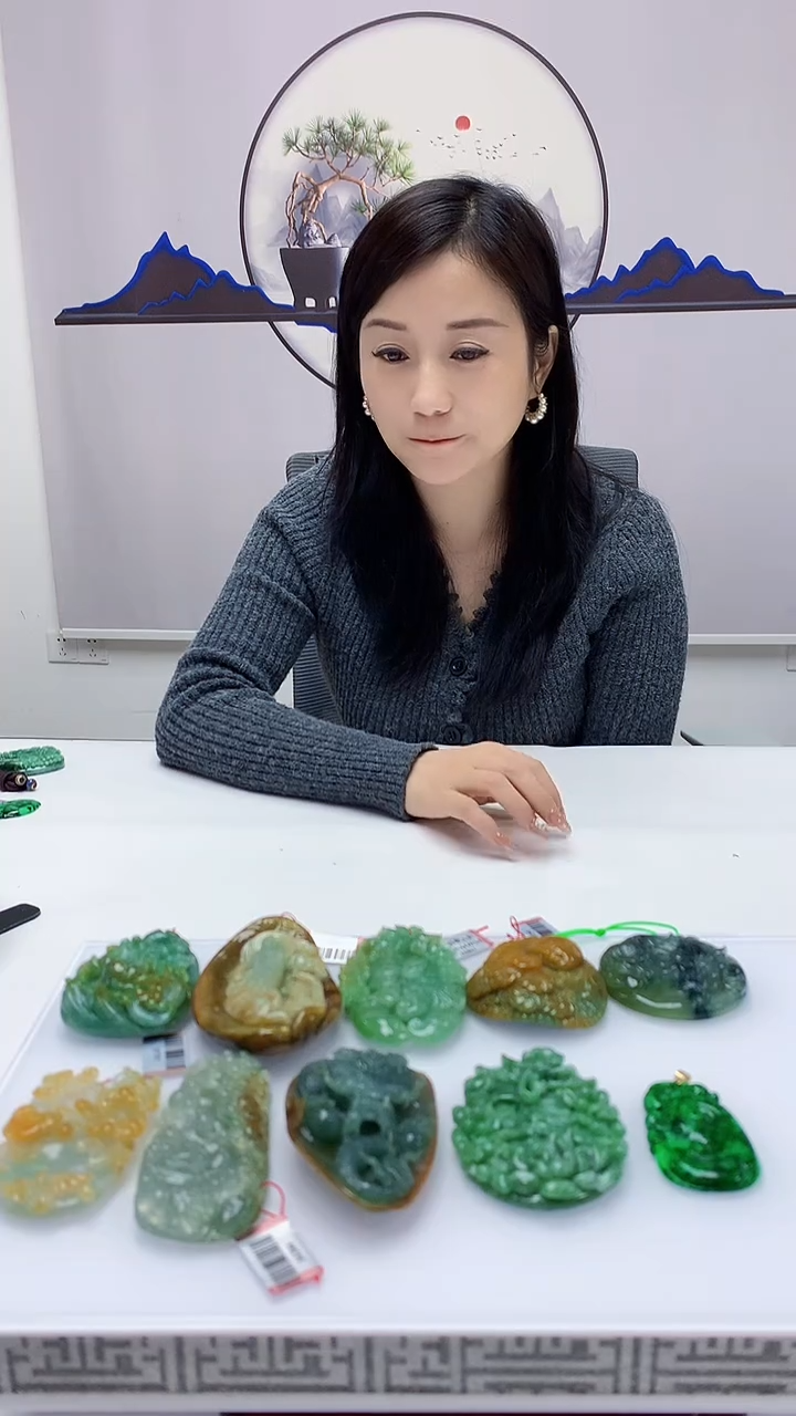 【闪购商品】定制翡翠未镶嵌4852ms-毛货挂件142