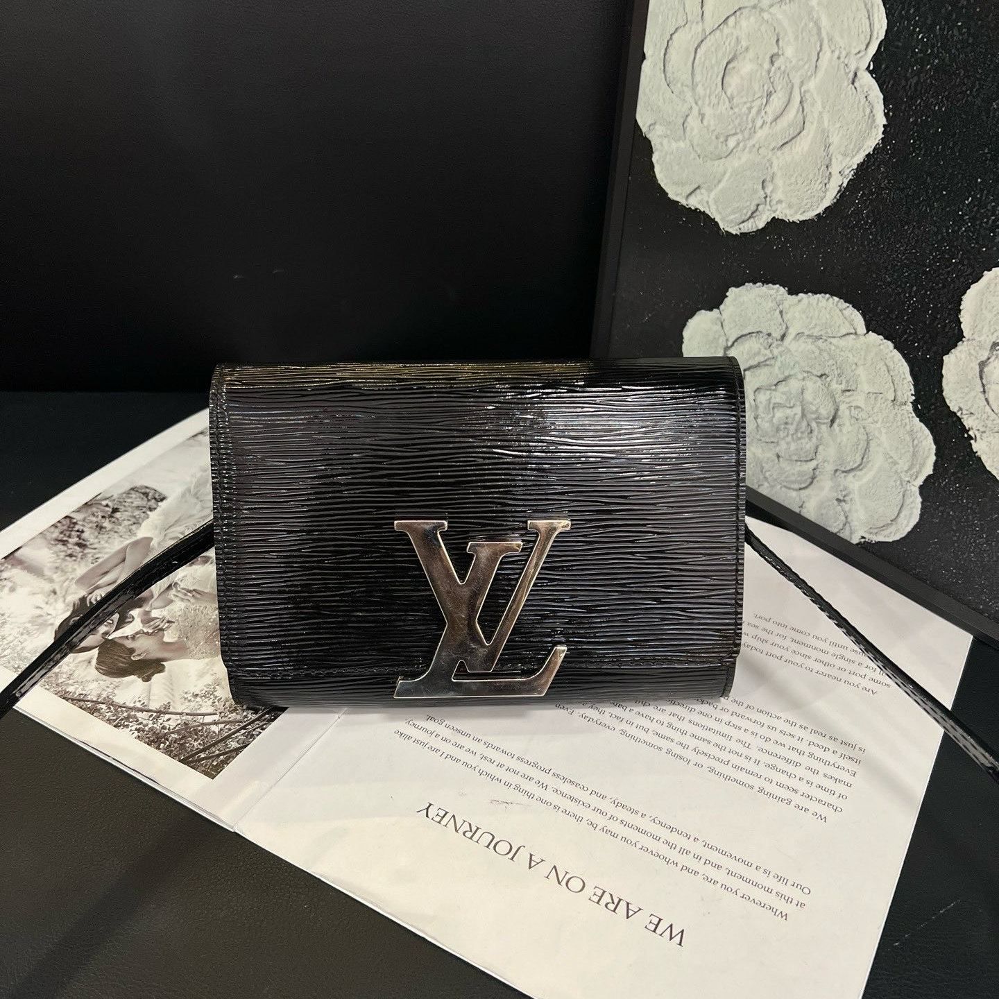 95新 LouisVuitton/路易威登 黑银水波纹woc斜挎包14年B3990