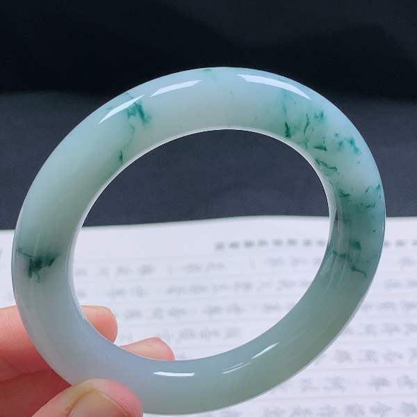 55圈翡翠A货老坑种飘花圆条手镯179女款精美时尚翡翠色美人镯