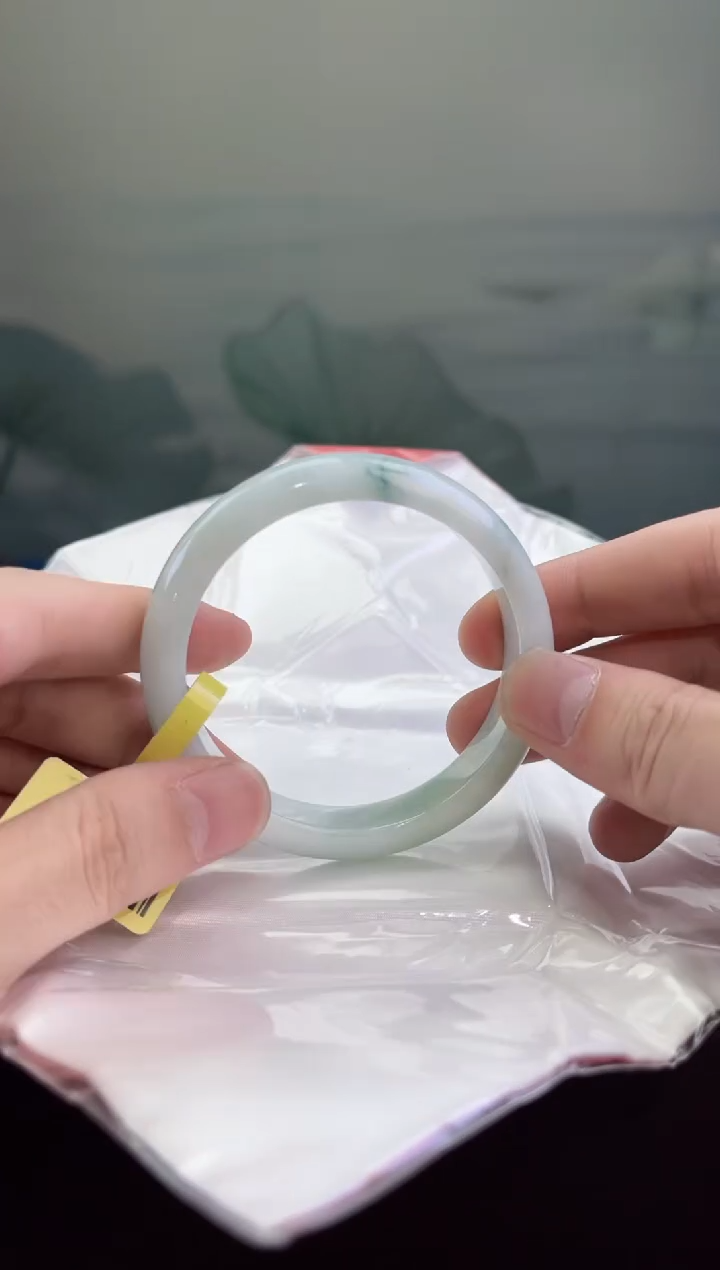 翡翠手镯未镶嵌翡翠手镯4