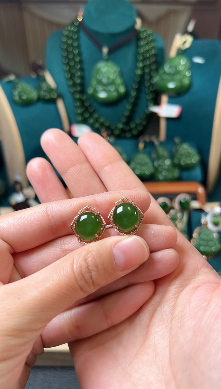 【闪购商品】和田玉（碧玉）耳钉银S925镶嵌碧玉