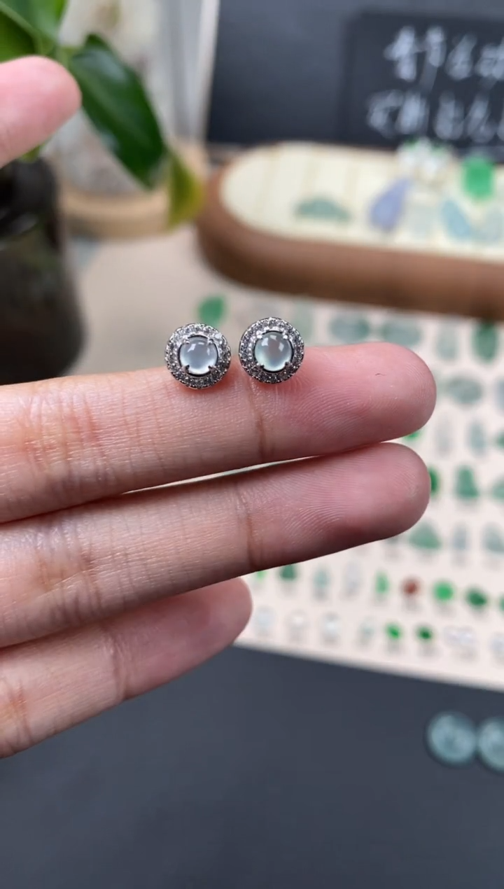 【闪购商品】翡翠颈饰银S925镶嵌翡翠冰种蛋面