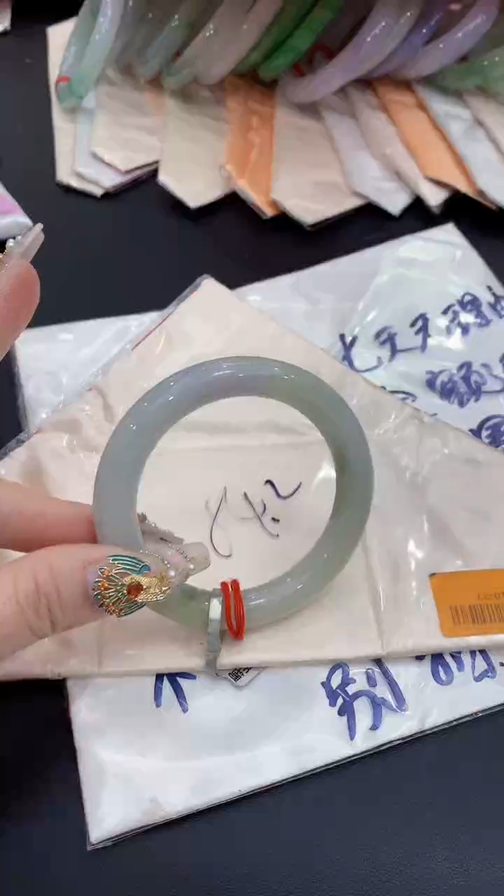 【闪购商品】翡翠手镯未镶嵌0229953979