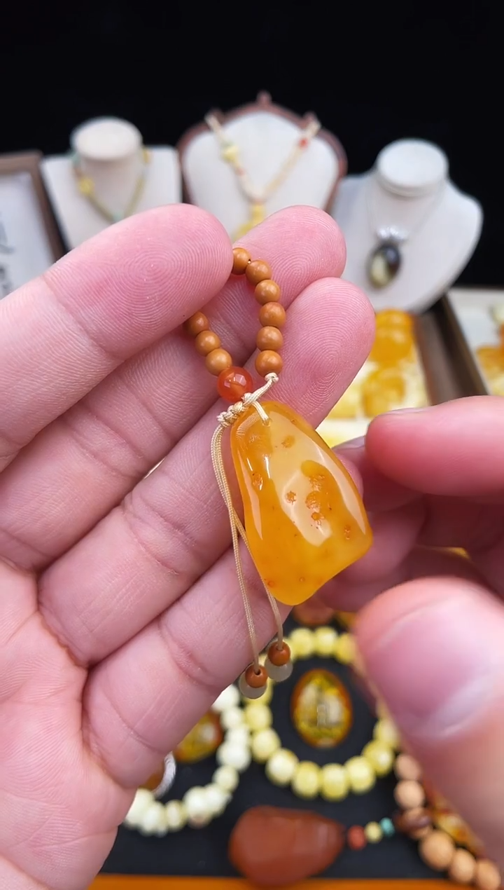 琥珀未镶嵌珠宝奇石柒月