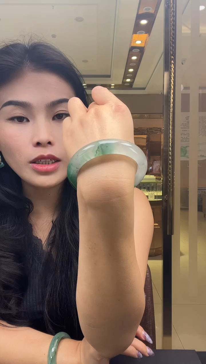 未镶嵌手镯石英质玉27