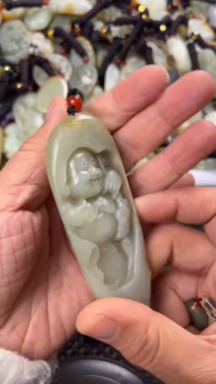 【闪购商品】和田玉颈饰未镶嵌多样性发货没有证书拍一发一有瑕