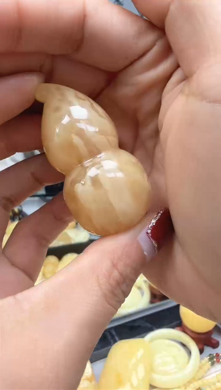 【闪购商品】琥珀裸石未镶嵌挂坠