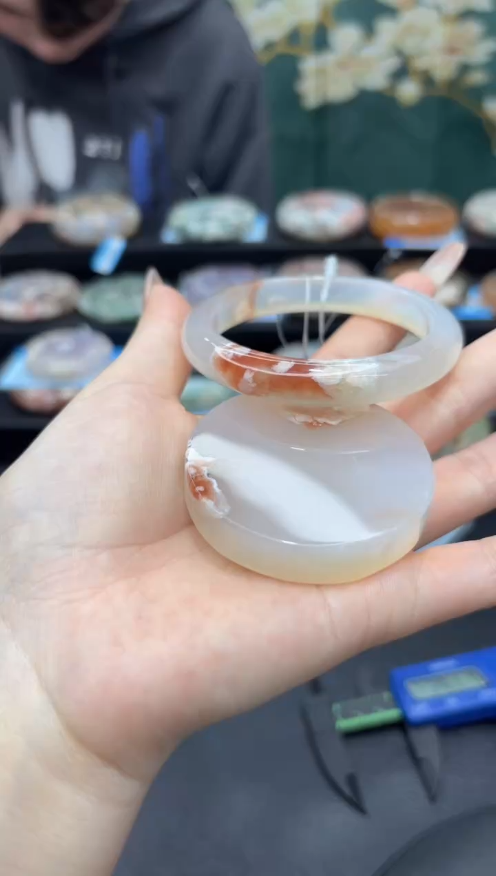 【闪购商品】石英质玉未镶嵌手镯A1093(56圈赠送镯心)