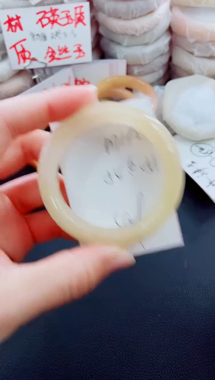 【闪购商品】石英质玉手镯未镶嵌m190-54/55