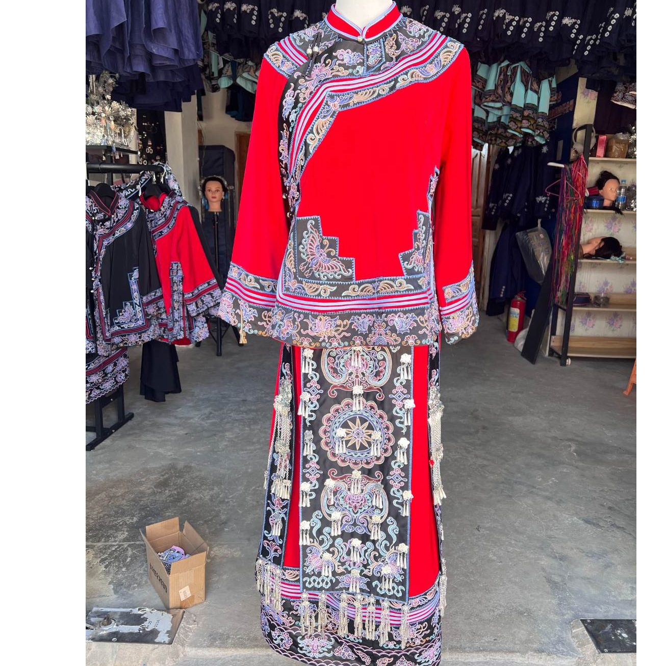 贵州三都水族自治县中和水乡马尾绣服装（发身高体重给客服定制）