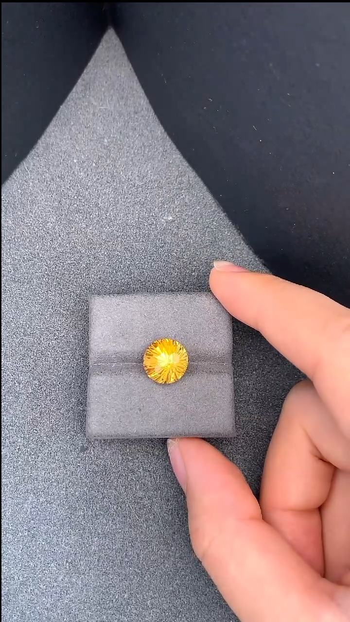 【闪购商品】水晶无未镶嵌5.22克拉