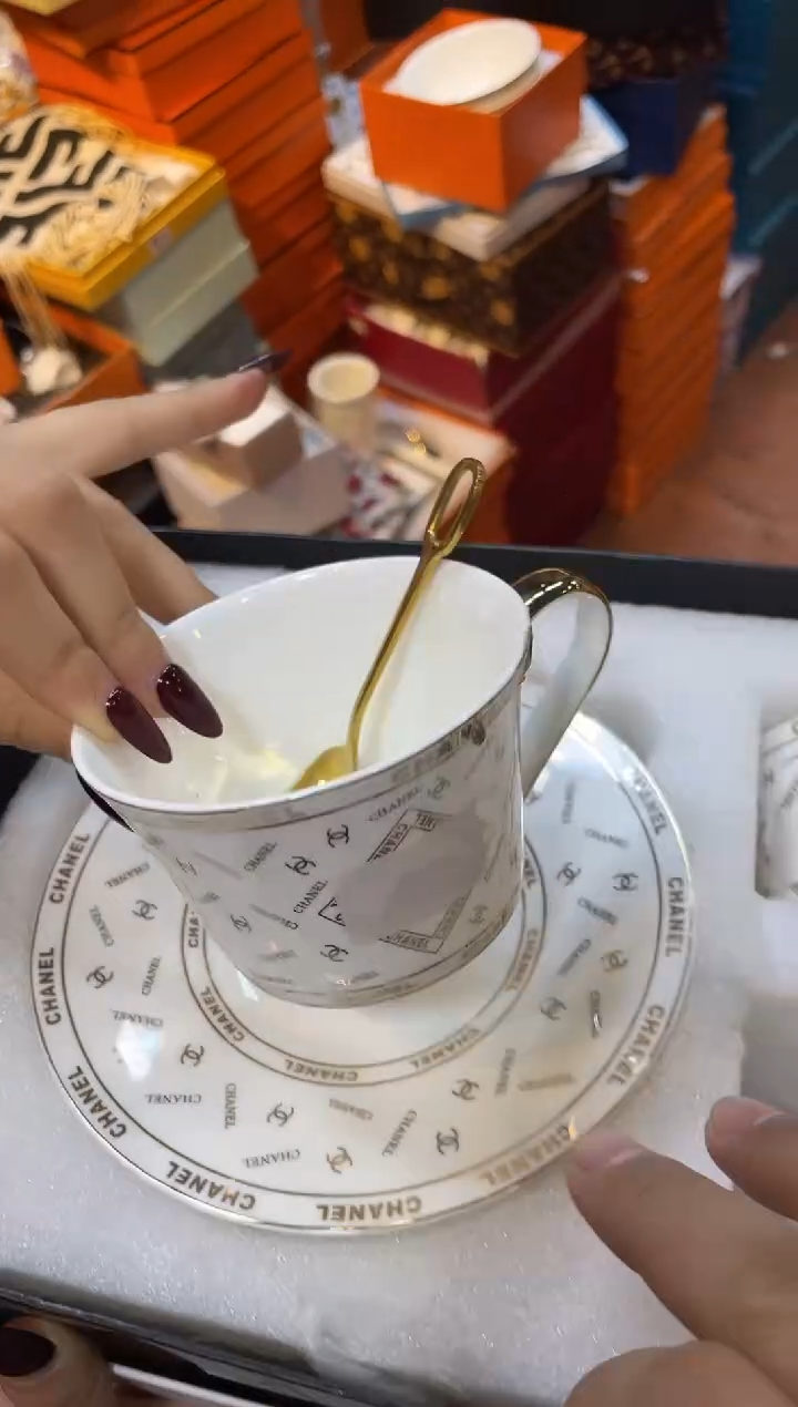 杯鸿辉家品牌瓷器，京东包邮！
