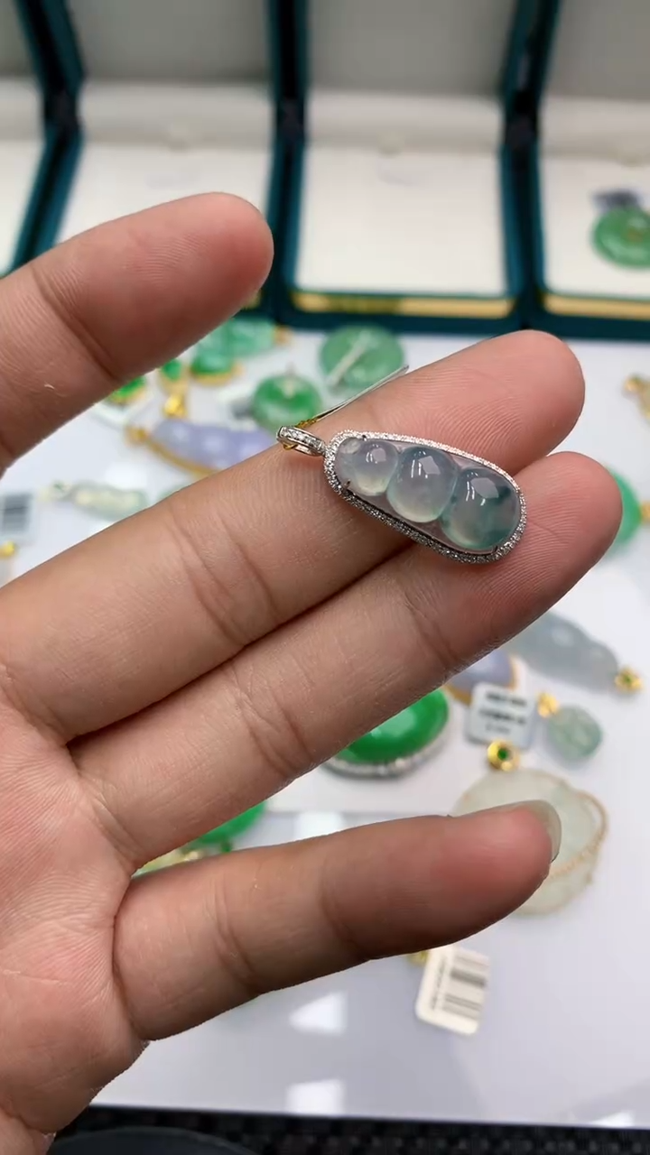 【闪购商品】翡翠颈饰18K金镶嵌            8