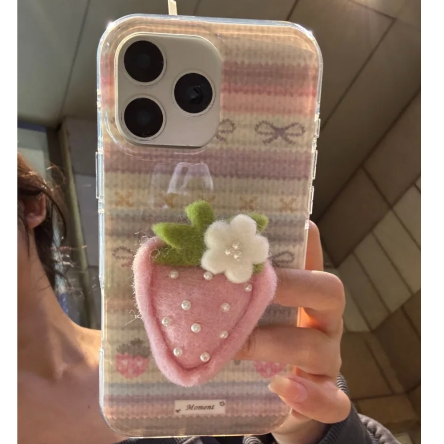 可爱草莓蝴蝶结针织纹手机壳适用iPhone17promax/16防摔包相机键