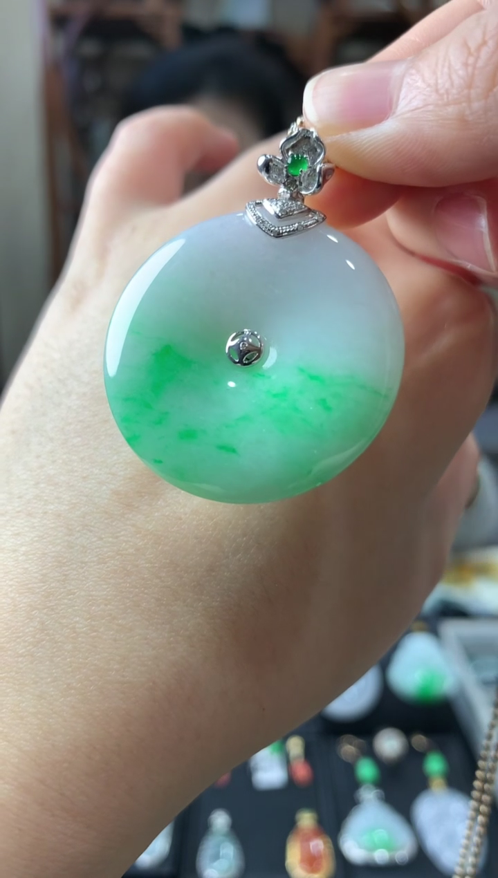 【闪购商品】翡翠吊坠(不含链)18K金镶嵌挂件