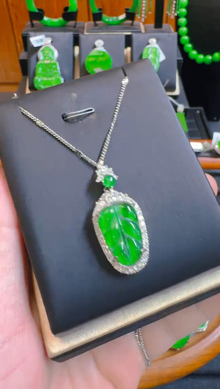 吊坠(赠链)未镶嵌翡翠天然A货翡翠