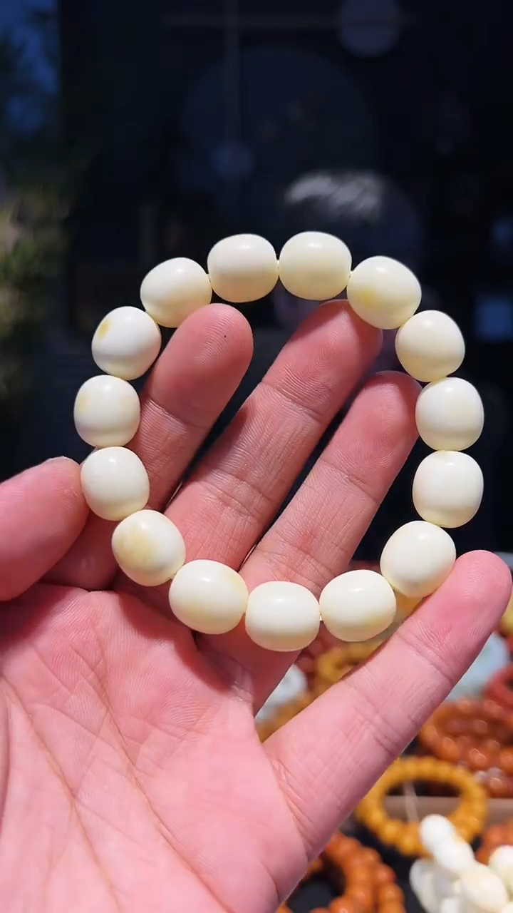 【闪购商品】蜜蜡手串未镶嵌大枣