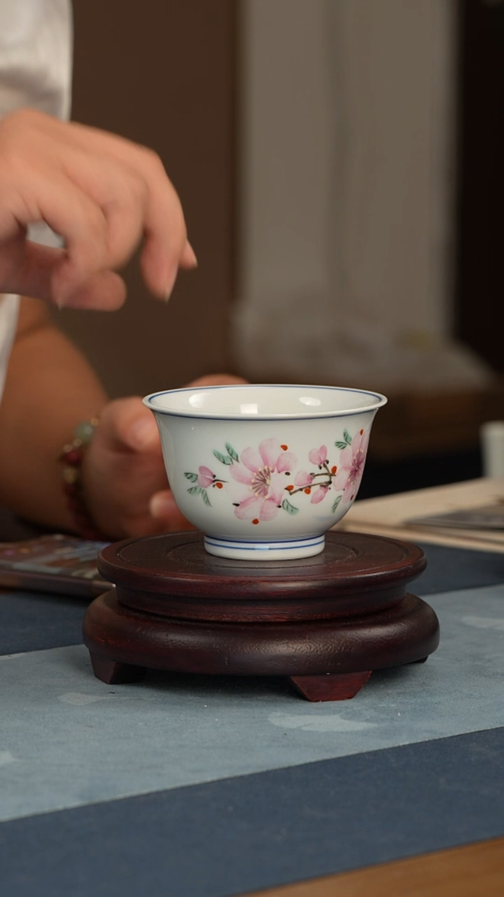杯子刘遂生【桃开祥瑞】带证书锦盒