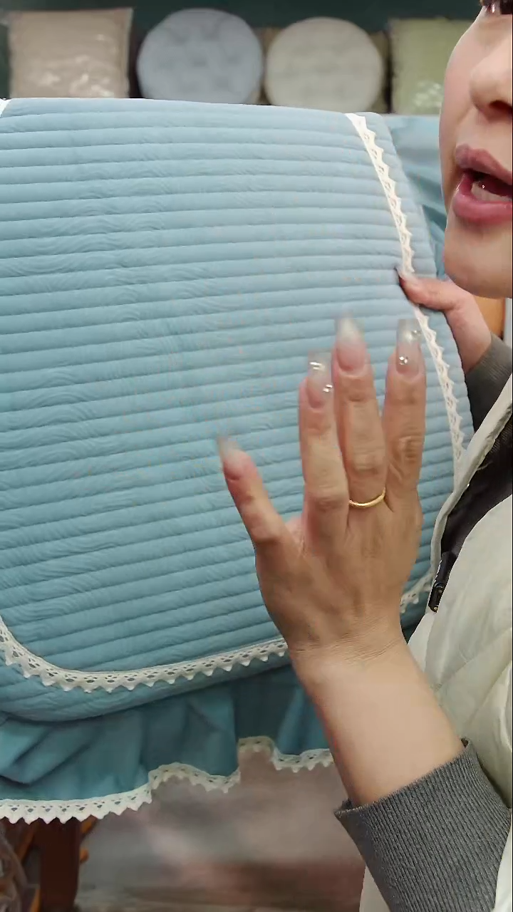 布细绒—横条：蓝色6个