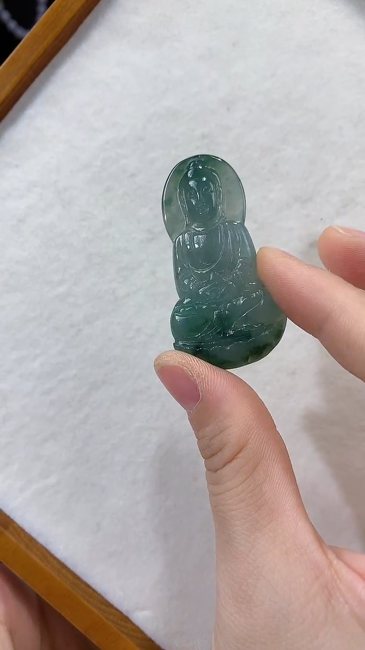 颈饰未镶嵌翡翠吊坠