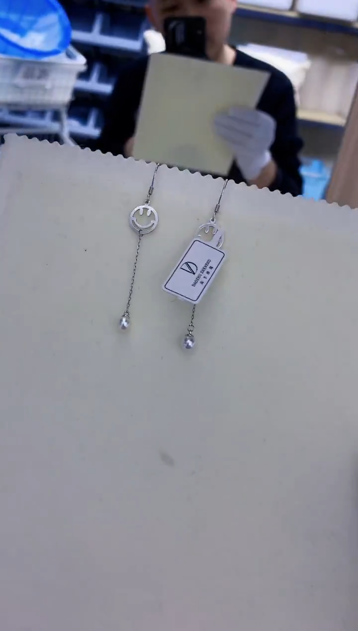 银S925镶嵌饰品海水珍珠微笑耳线