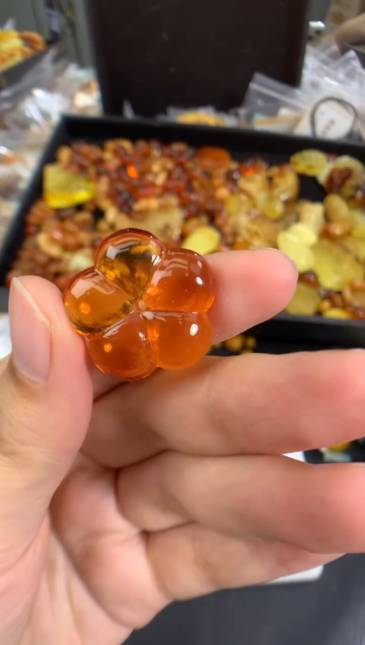 蜜蜡未镶嵌珠宝奇石1