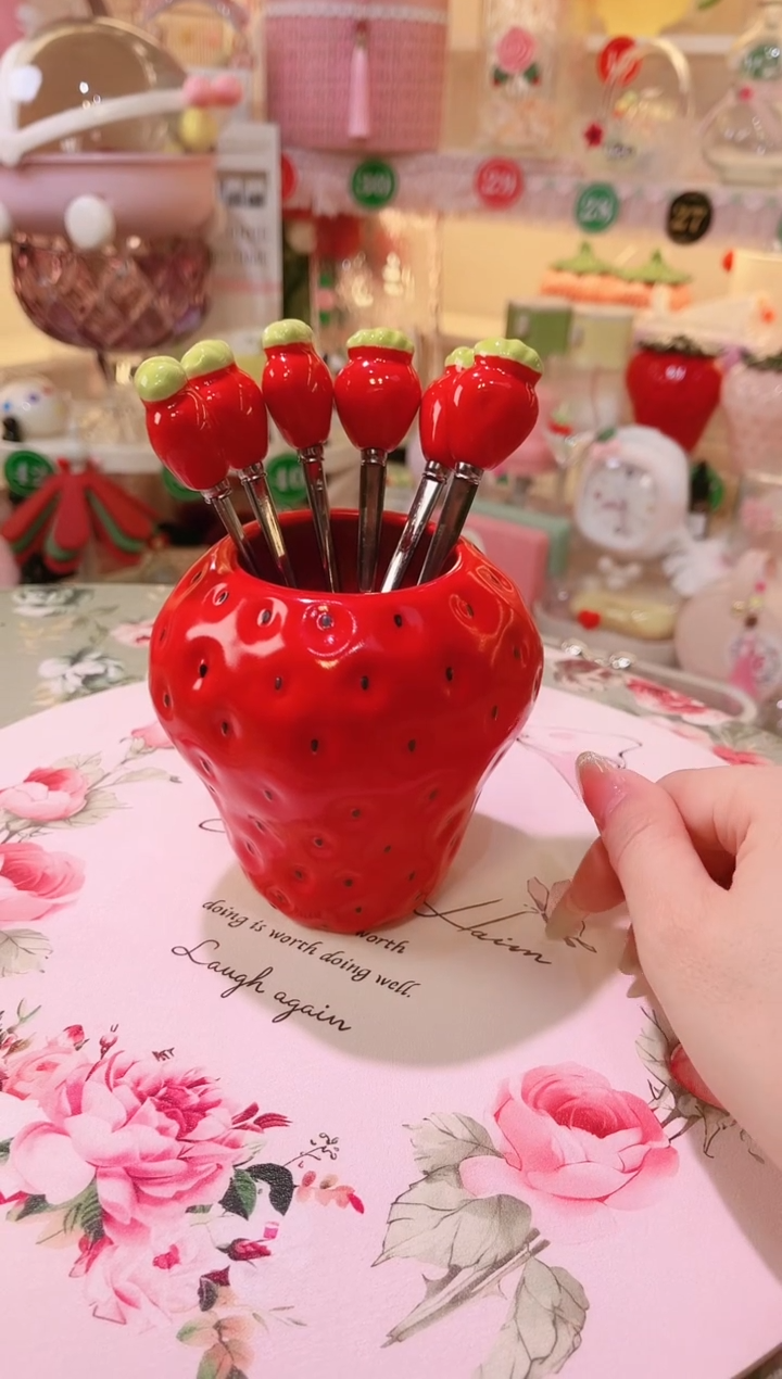 【闪购商品】摆件草莓水果叉品质好，发货快，放心拍