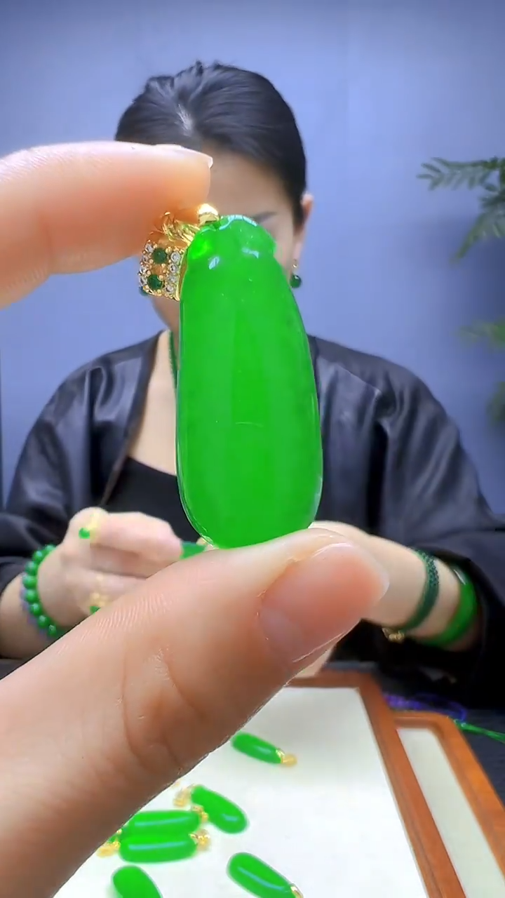 【闪购商品】翡翠颈饰14K金镶嵌颈饰