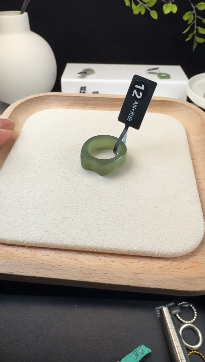 【闪购商品】和田玉戒指未镶嵌22