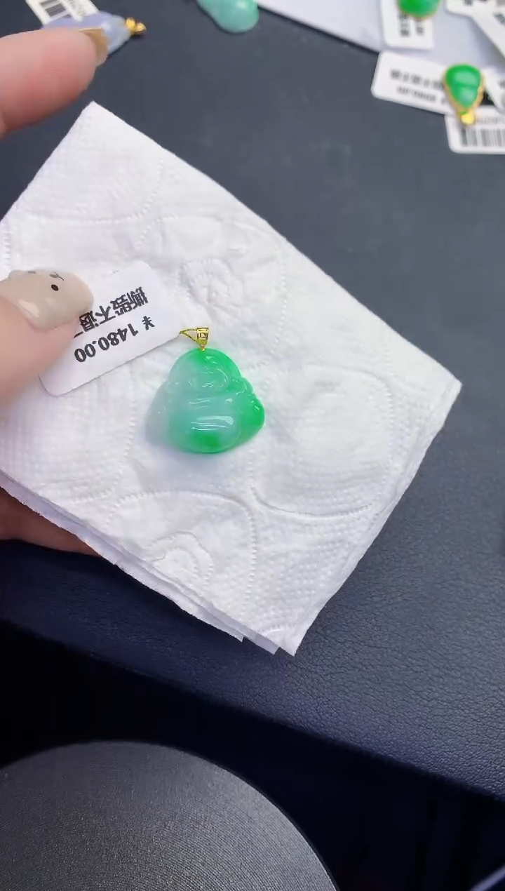 颈饰18K金镶嵌翡翠缅甸天然翡翠A货