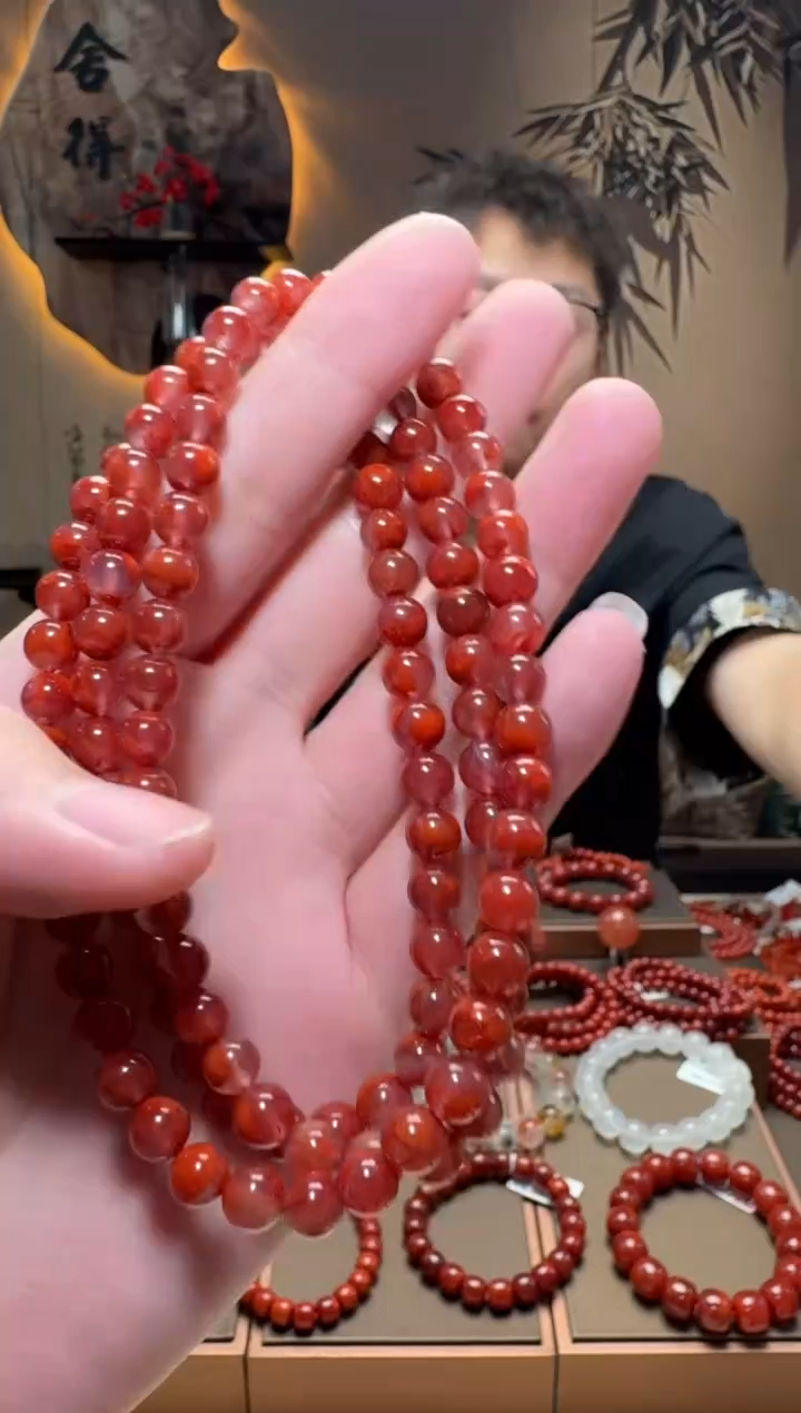 未镶嵌手链南红玛瑙一条约6mm 多样性发货