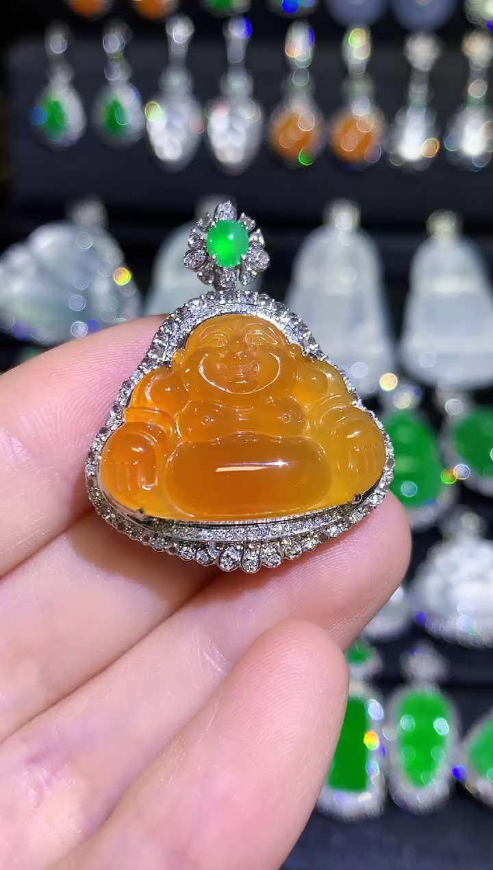 【闪购商品】翡翠颈饰18K金镶嵌高冰黄翡弥勒佛