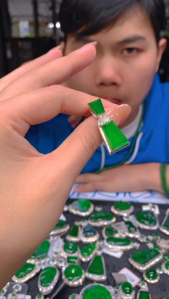 【闪购商品】定制翡翠未镶嵌55定制翡翠 多样性发货（发其一）