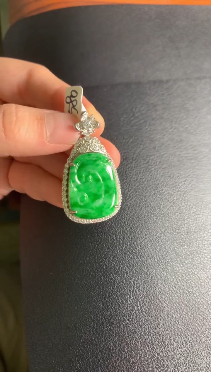 【闪购商品】翡翠颈饰银S925镶嵌翡翠