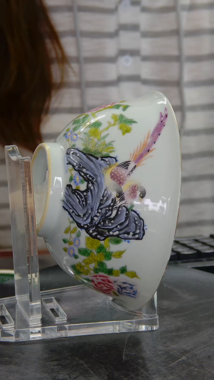 碗粉彩花卉纹碗一对#1355#
