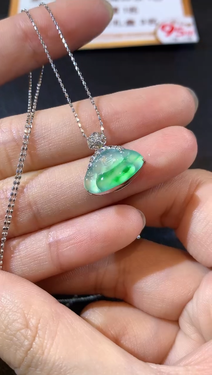 吊坠(不含链)18K金镶嵌翡翠A2 不含链