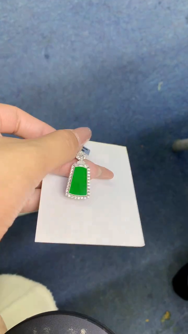 颈饰未镶嵌翡翠1