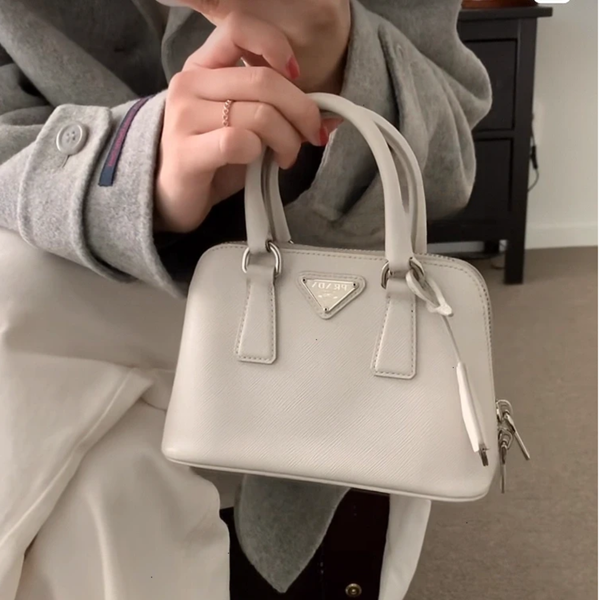 95新 Prada/普拉达 茉上/白色mini贝壳包