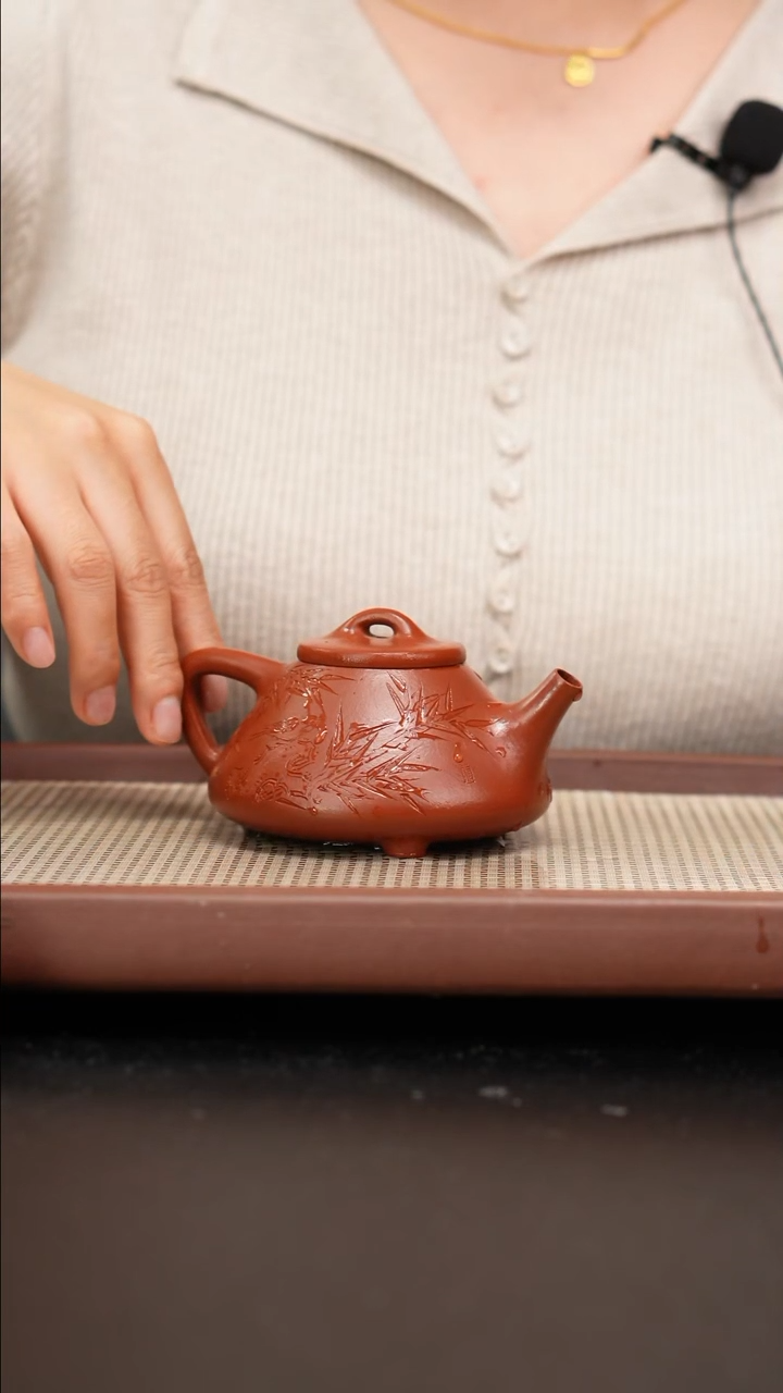 【闪购商品】紫砂茶壶小煤窑朱泥粗砂子冶石瓢刻绘170CC