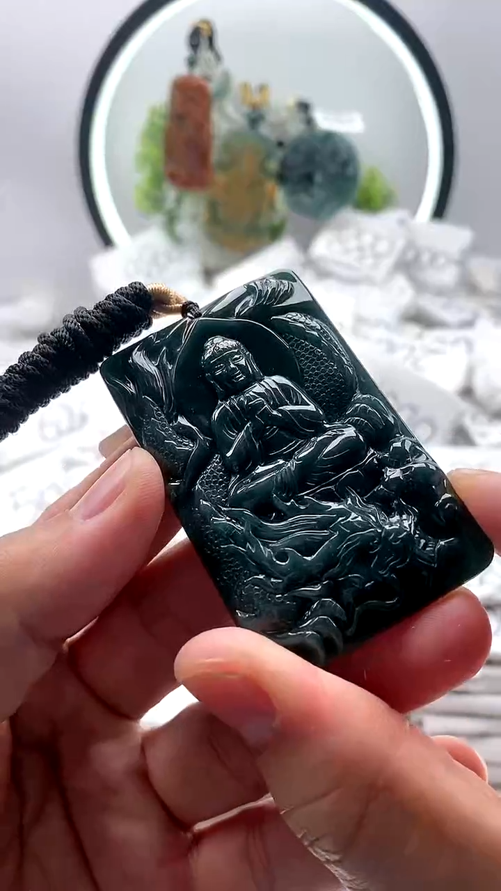 【闪购商品】翡翠颈饰未镶嵌大日如来