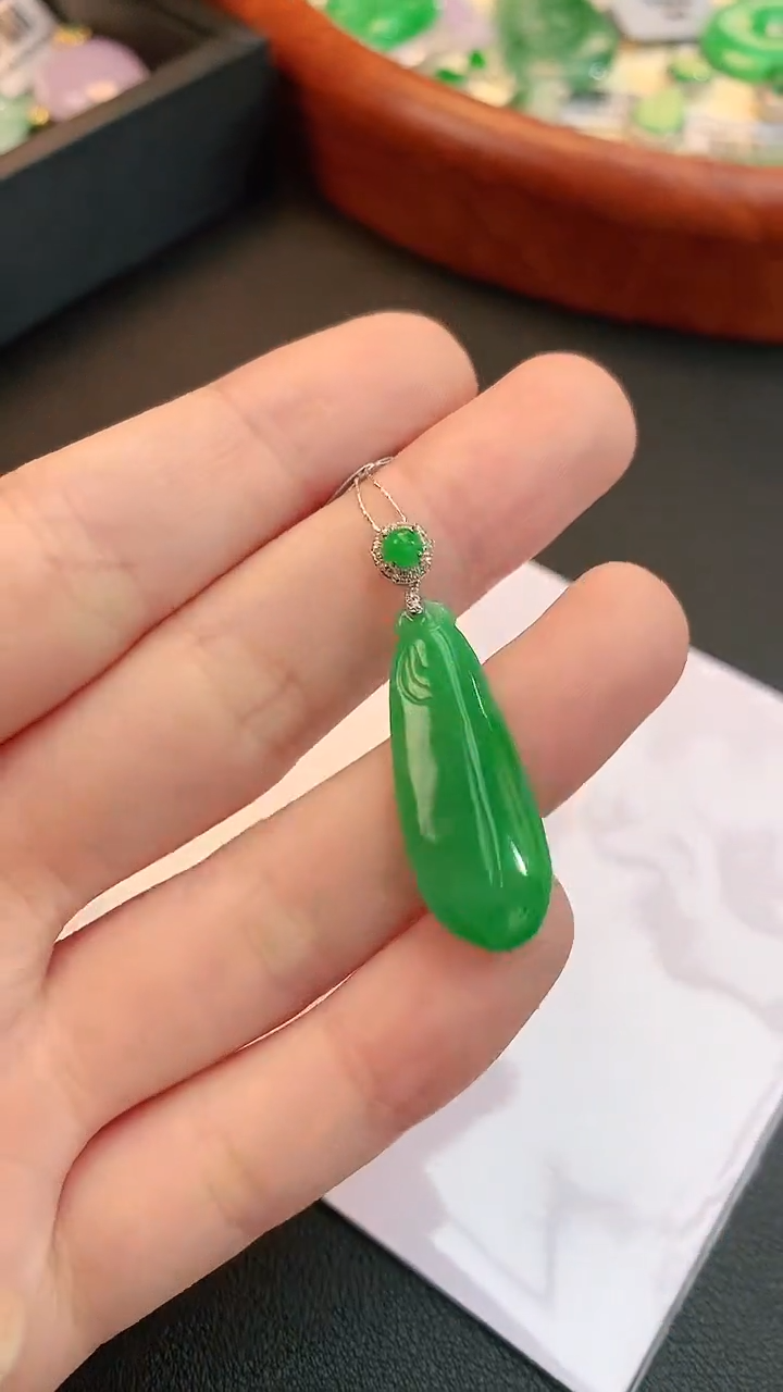 【闪购商品】翡翠颈饰18K金镶嵌赠送书礼盒 敏