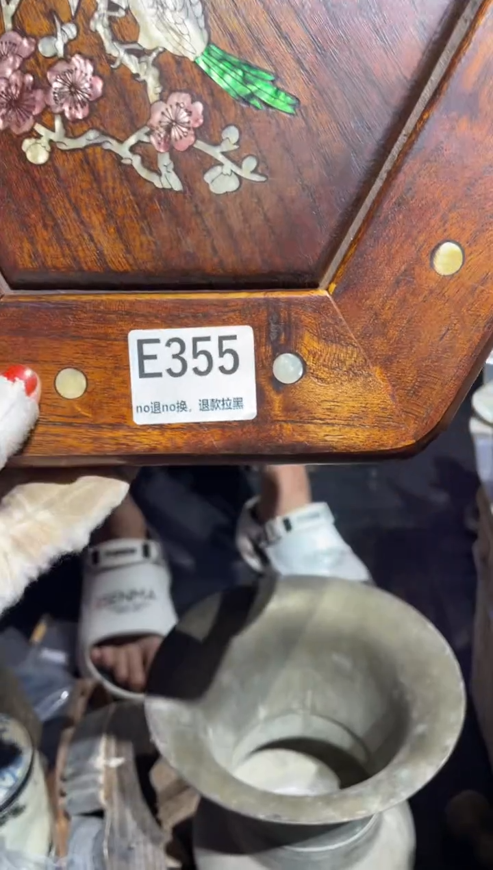 瓷片知*足表姐直播所见所得