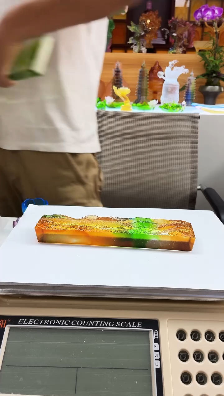 手工艺品琉璃彩色山形镇纸20*4.5*3公分