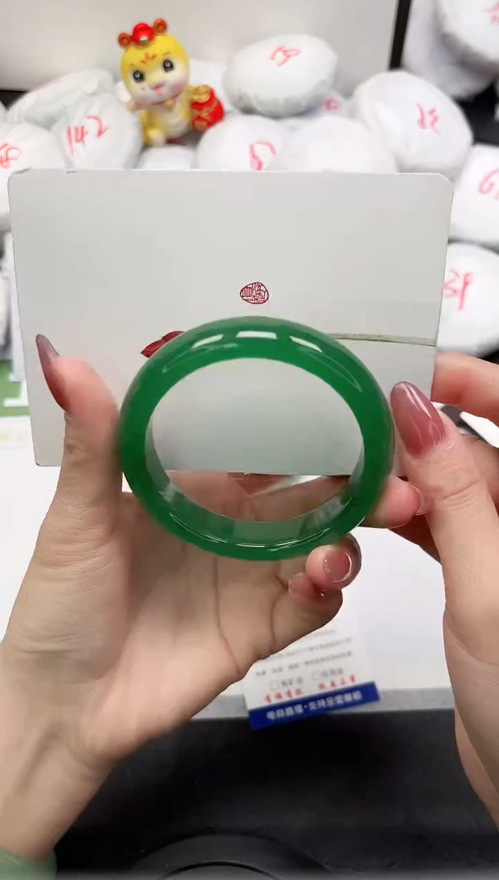 【闪购商品】石英质玉手镯未镶嵌257-58