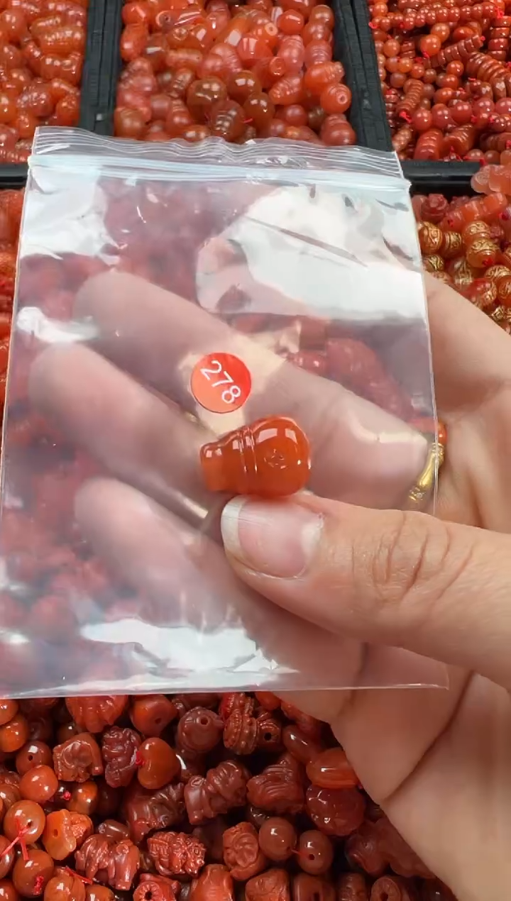 【闪购商品】南红玛瑙颈饰未镶嵌1