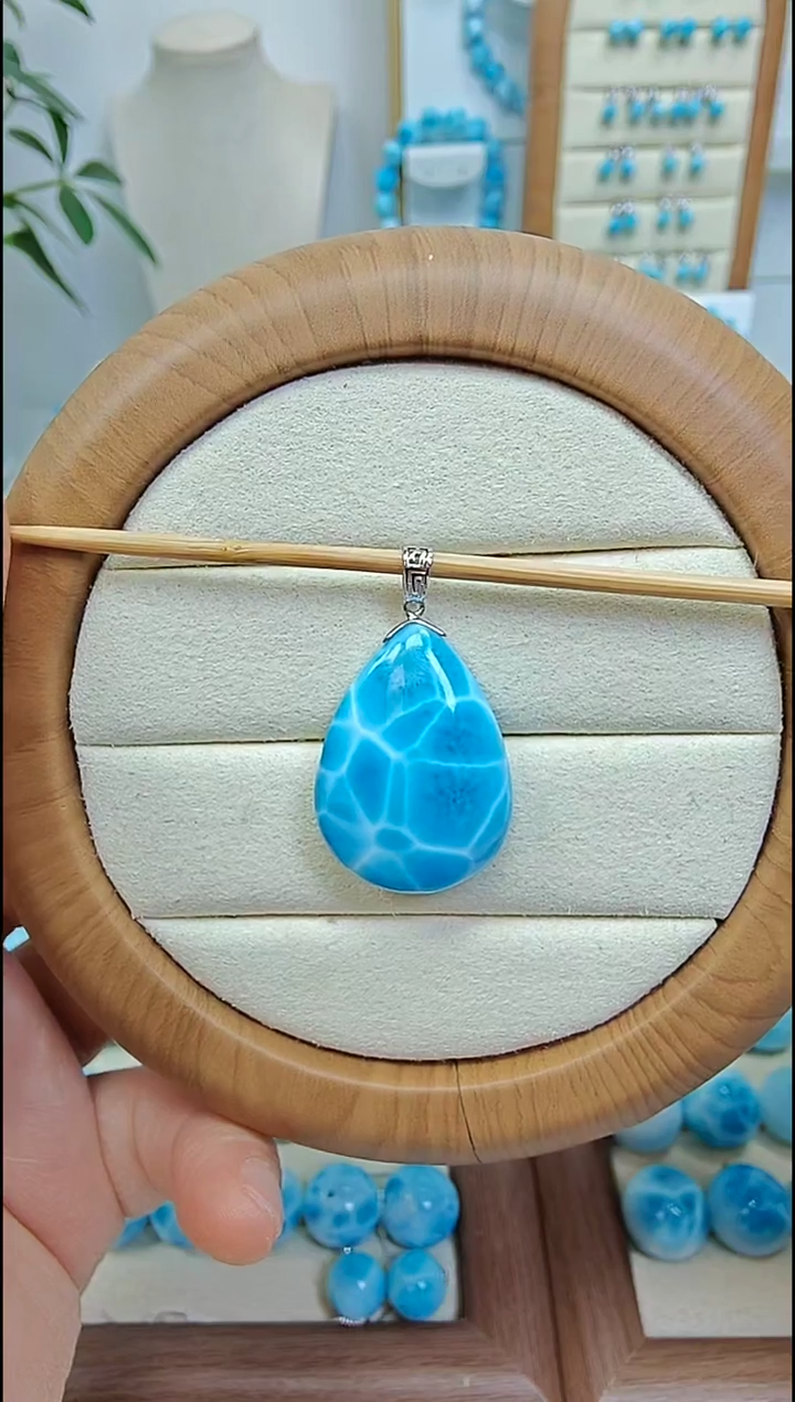 18K金镶嵌针钠钙石（海纹石）吊坠(不含链)M*g多样性发一